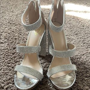 Silver heels ✨